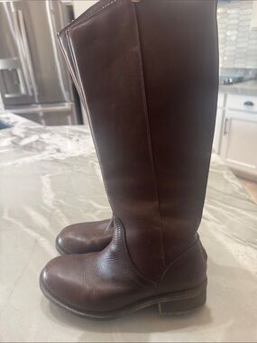 UGG Brown Leather Ankle Boot with Low Block Heel